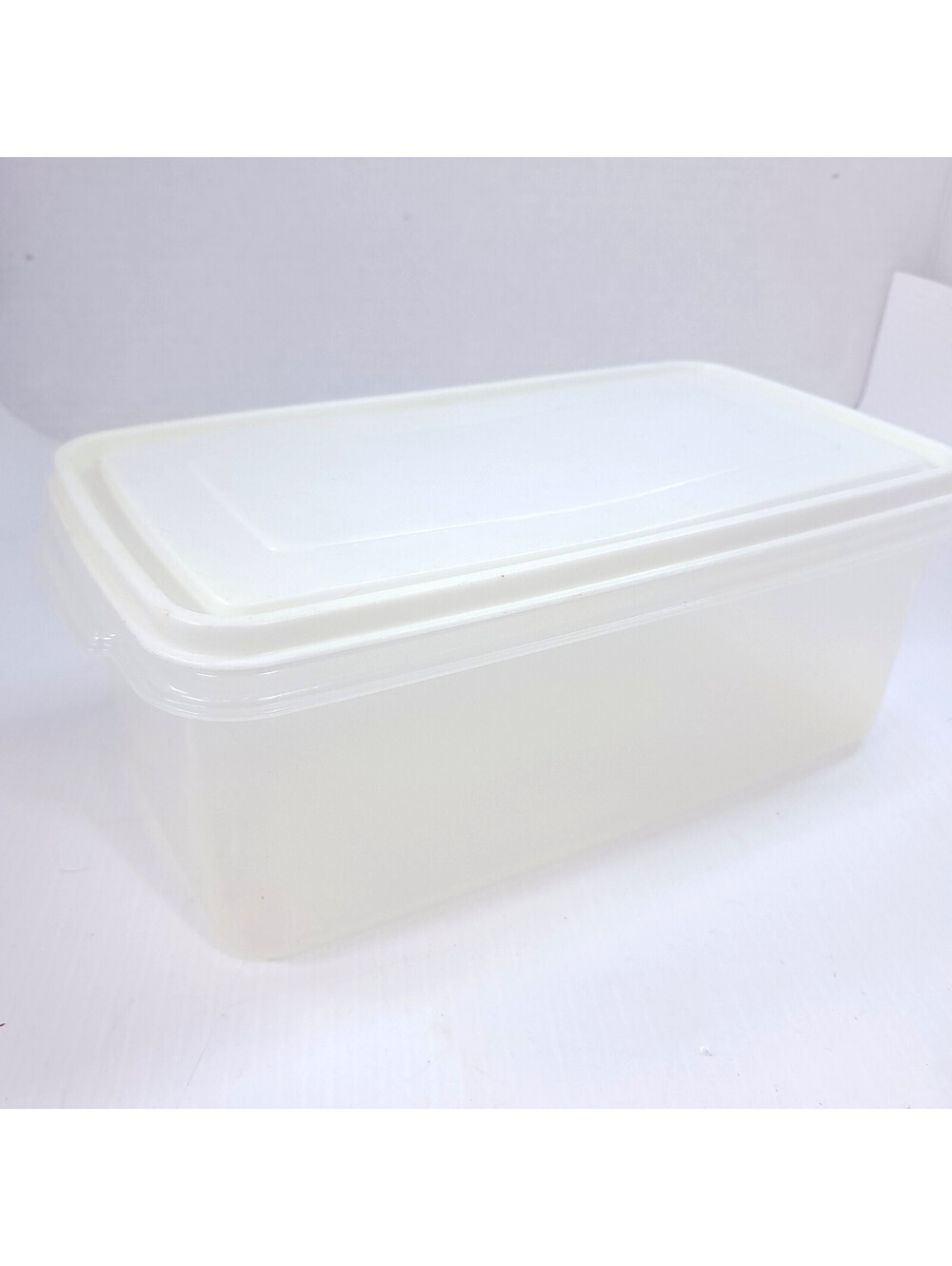 Vintage Rubbermaid #12 Servin Saver 60 Oz 1.7L Rectangle Container white Lid